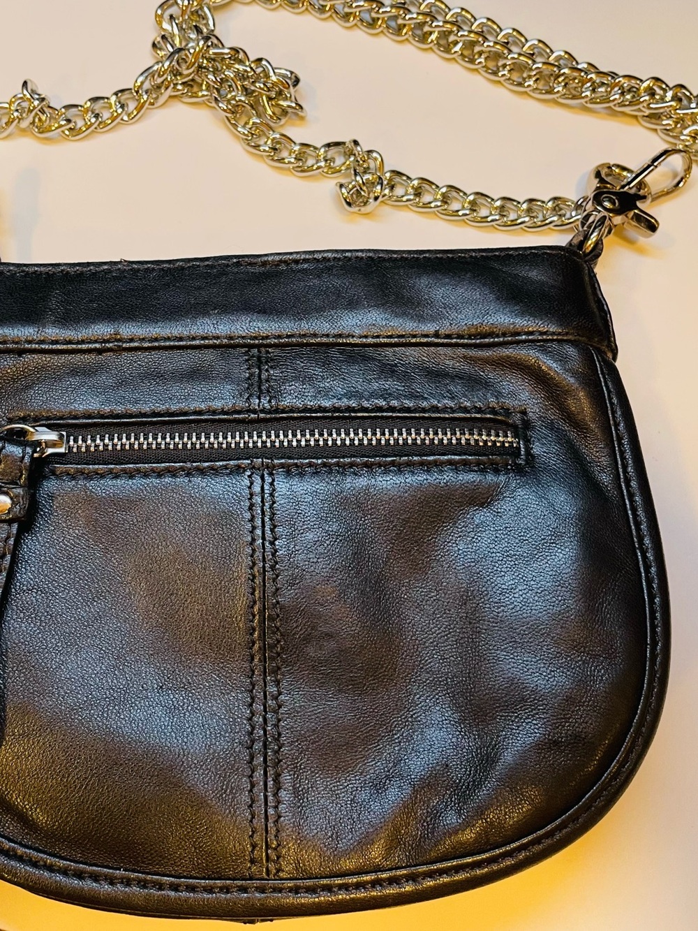 Harley-Davidson Black Leather Crossbody with Silver Chain and Harley buckle - Picture 7 of 12